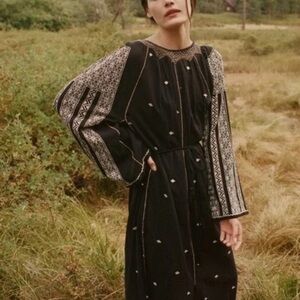 Doen Caravan embroidered maxi dress with lovely slit up the front.